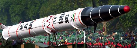 Ein Modell der "Agni-II"-Reihe beim Ausflug am Tag der Republik.