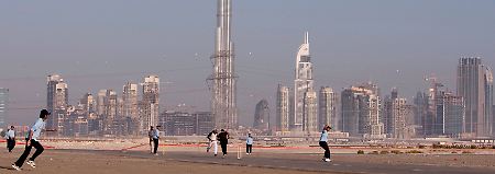 Wenn nichts passiert, droht das Burj Dubai zu einem Turmbau des modernen Babel zu werden, glaubt Manfred Bleskin.