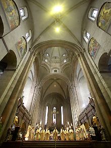 Können die Kirche den Sonntagsschutz überhaupt gerichtlich einklagen?