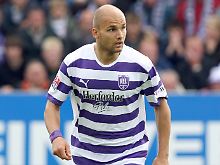 Und dann kommt ein Marcel Schuon und erzählt, er habe mit einer niedersächsischen Zockerbande vereinbart, dafür zu sorgen, dass seine Mannschaft verliert.