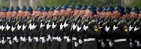 Russland feiert "Tag des Sieges": Moskau im Gleichschritt