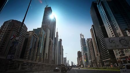 Die Scheich-Zayed-Road in Dubai. 