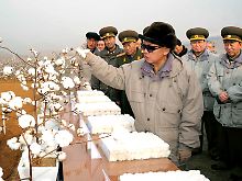 Diktator Kim Jong Il ist gegen das Tragen von Jeans in seinem Land.