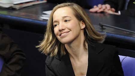 Bundesfamilienministerin Köhler bei ihrer Vereidigung im Bundestag. "Jugendlich zu sein ist kein Wert an sich."