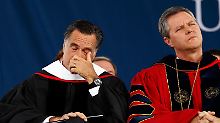 Zu Tränen gerührt: Mitt Romney, kurz vor seinem Auftritt vor den Studenten.