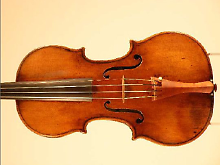 Eine während eines Einbruchs auf einem Rittergut in Bennigsen (Region Hannover) entwendete Stradivari-Geige (Archivfoto).