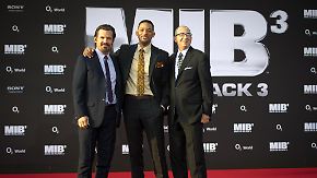Berlin-Premiere in XXL: Will Smith stellt "Men in Black 3" vor 