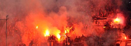 Der Düsseldorfer Aufstieg wird überschattet vom chaotischen Verhalten der Fans.