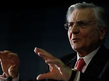 Mit diesen Händen greift er in den Finanzmarkt: Jean-Claude Trichet.
