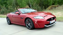 Der Jaguar XKR-S, die ultimative Ausbaustufe des des XK Coupés, trägt einen leistungsgesteigerten V8-Motor mit Kompressoraufladung und Benzindirekteinspritzung unter der Haube.