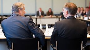 Flughafen-Dilemma beschäftigt Abgeordnete: Wowereit muss Auskunft geben