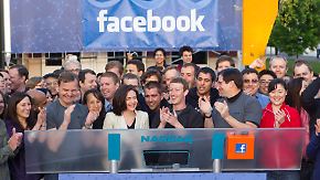 Facebook legt Nasdaq lahm: Zuckerberg feiert Börsengang 