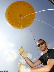 "Schachtzeichen": Gelbe Ballons sollen anzeigen, wo unter Tage gearbeitet wurde.