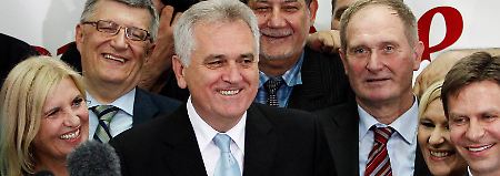 Sieg im dritten Anlauf: Tomislav Nikolic (Mi.)