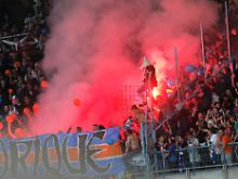 Montpellier wird Meister: Fans stürmen Rasen in Auxerre