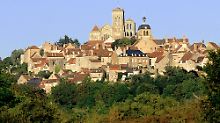 In Vézelay wurde gleich mehrfach Weltgeschichte geschrieben: Der heilige Bernhard von Clairvaux rief hier zum Kreuzzug auf, und Richard Löwenherz sammelte hier seine Männer vor dem Aufbruch ins Heilige Land.