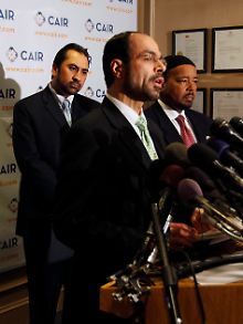 Der Direktor des "Rates der Amerikanisch-Islamischen Beziehungen", Nihad Awad, informiert über die Zusammenarbeit mit dem FBI.