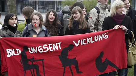In ganz Deutschland - wie hier in Koblenz - demonstrieren Studenten seit Wochen für bessere Studienbedingungen.