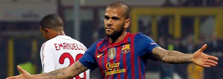 Dani Alves soll beim FC Barcelona angeblich verzichtbar sein, obwohl er einer der besten Rechtsverteidiger der Welt ist.