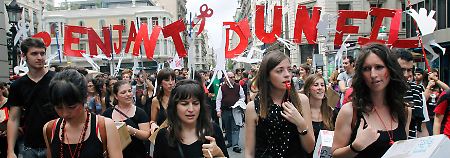 Proteste in Kataloniens Hauptstadt Barcelona gegen Kürzungen im Bildungswesen.