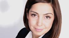 Hayriye Yerlikaya ist Fachanwältin für Familienrecht in Neuss und Vorstandsmitglied des Bundesverbandes der Migrantinnen e.V. Der Verband engagiert sich mit mehr als 20 Ortsgruppen- und vereinen bundesweit für die Geschlechtergleichstellung und die gleichberechtigte gesellschaftliche Teilhabe von Migrantinnen.