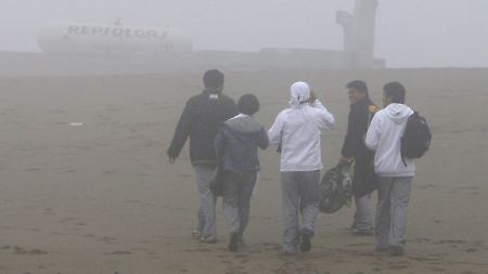 Dichter Nebel über einem Vorort Limas.