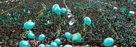 Zehntausende Menschen feierten die Hamas-Gründung vor 22 Jahren.