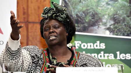 Die kenianische Professorin und Friedensnobelpreisträgerin Wangari Maathai spricht über die Klima-Krise in Afrika.
