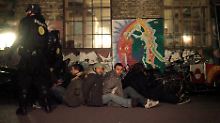 Die Nacht endete mit mehr als 200 Festnahmen.