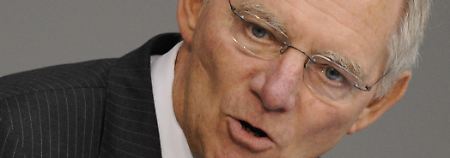 Bundesfinanzminister Schäuble verteidigt die Rekordschulden.