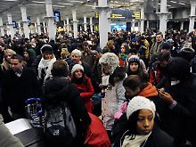 Aufgrund der Panne waren tausende Passagiere gestrandet, hier auf einem Londoner Bahnhof.