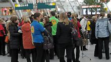 Warten und Unsicherheit stellen sich am Flughafen ein.