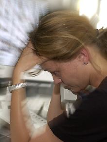 Mehr Frauen als Männer nehmen Medikamente gegen Depressionen ein. 