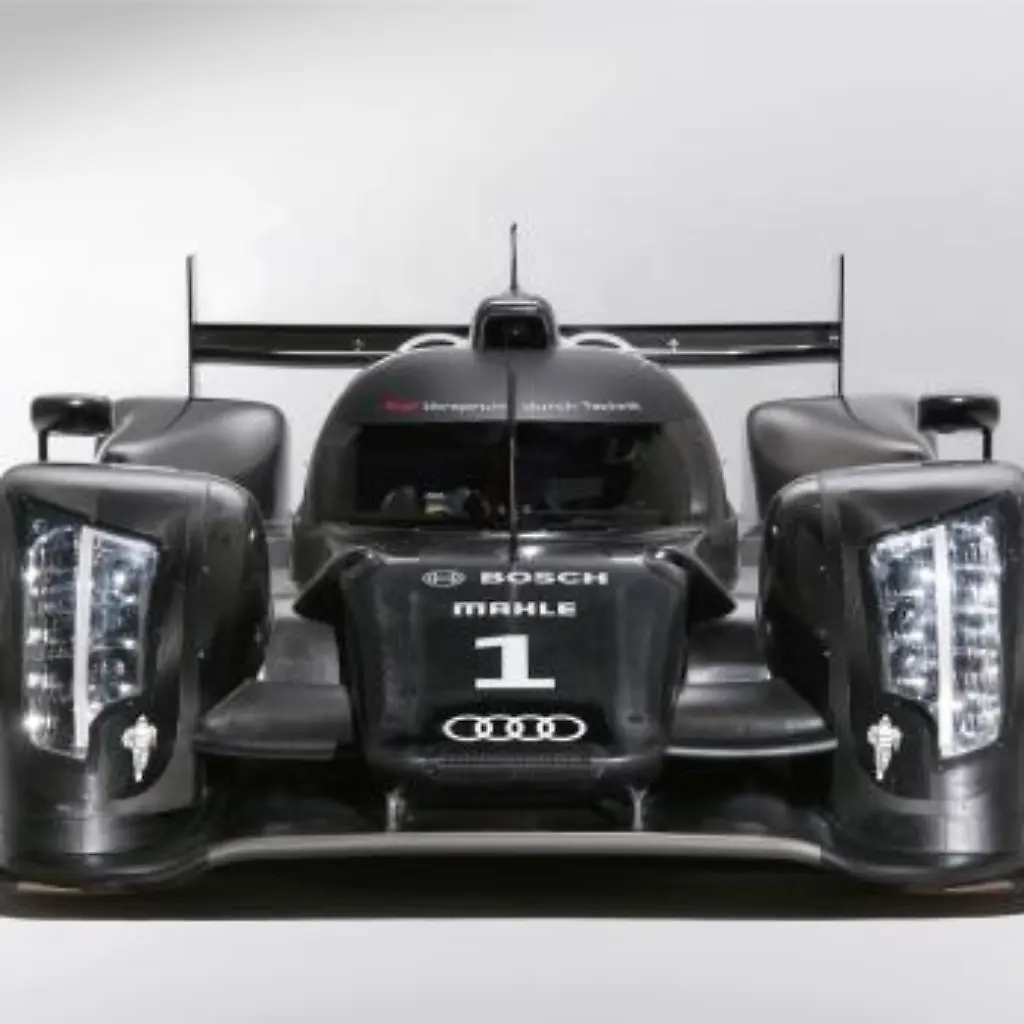 Audi-R18-Motorsport-2011-1