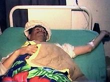 Eines der Opfer wird in einem örtlichen Krankenhaus behandelt.