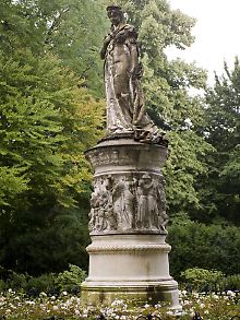 Das Denkmal von Preußens Königin Luise im Tiergarten von Berlin.