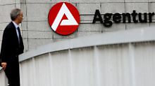 Mit der Einführung des Existenzgründerzuschusses hat die Zahl der Gründungen sprunghaft zugenommen. Die "Ich-AG"-Förderung wurde 2007 durch den Gründungszuschuss abgelöst.