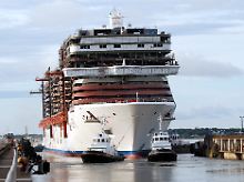 Das bisher größte NCL-Schiff: Die "Norwegian Epic" - hier noch in der Werft in Frankreich - kann künftig bis zu 4200 Passagiere begrüßen.