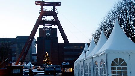In der Zeche Zollverein in Essen wird die Auftaktveranstaltung zur Kulturhauptstadt 2010 Ruhrgebiet stattfinden.