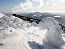 ... vor der Einfahrt zum Bahnhof Brocken.