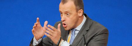 Engagiert am Rednerpult: Friedrich Merz (Archivbild).