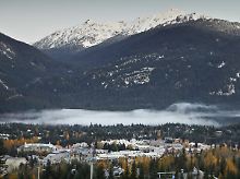 Blick auf den Wintersportort Whistler vom Blackcomb Mountain.