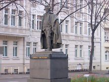 In Magdeburg ist seit 1996 ein Nachguss des Washingtoner Denkmals zu sehen.