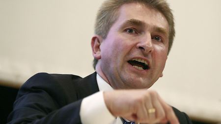 Andreas Pinkwart kann sich vorstellen, die Steuerentlastungen um ein Jahr zu verschieben, aber dann muss alles "in einem Rutsch" kommen.