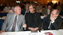 Ein Foto aus besseren Tagen: Oskar Lafontaine, Bartsch und Gregor Gysi (von links nach rechts) im April 2006.