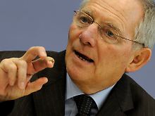Schäuble fährt die Krallen nur zur Verteidigung aus.