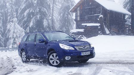 Da wühlt er sich hoch: Die Geländefähigkeiten sind bei Subaru-Fahrzeugen fast in den Genen mitgegeben.