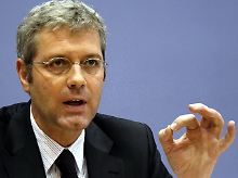 Norbert Röttgen will den Verbraucher entlasten. Die Branche sieht dagegen die bezahlbare und klimaschonende Energieversorgung gefährdet.