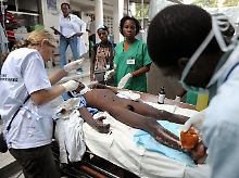 "Unter schwierigen Bedingungen improvisieren": Mitarbeiter von "Ärzte ohne Grenzen" in Haiti.