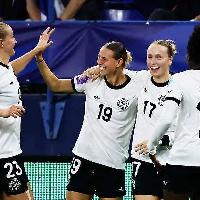 Klara-Buehl-Nr-19-freut-sich-ueber-ihr-Tor-zum-2-1